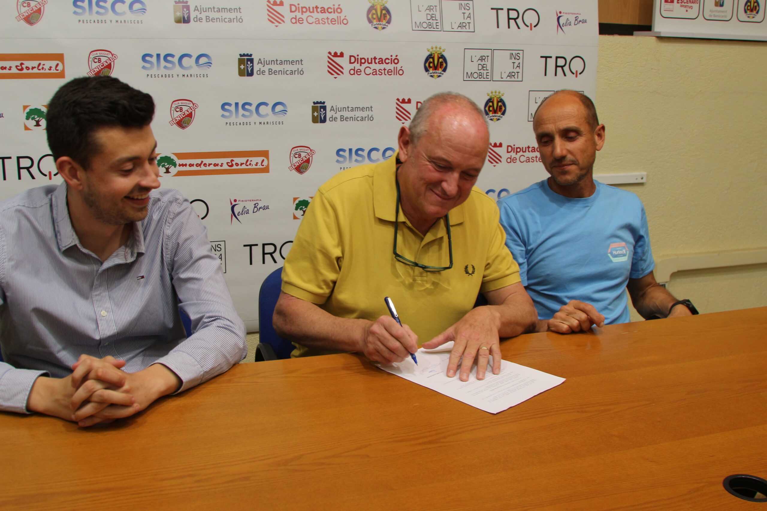 Lee más sobre el artículo <strong>Maderas Sorlí será, por cuarto año consecutivo, el patrocinador principal del primer equipo del CB Benicarló</strong>
